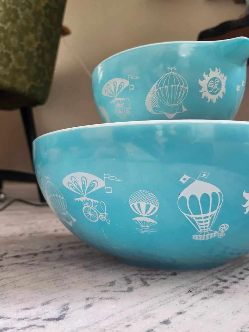 Pyrex balloons chip and dip set
